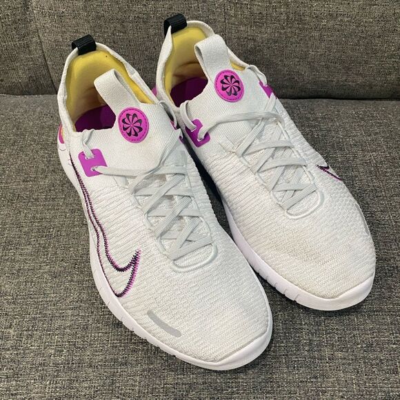 Nike Free Running Flyknit Sneakers Women Size 11 - Picture 1 of 9